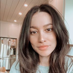 Meet your Posher, Adilene